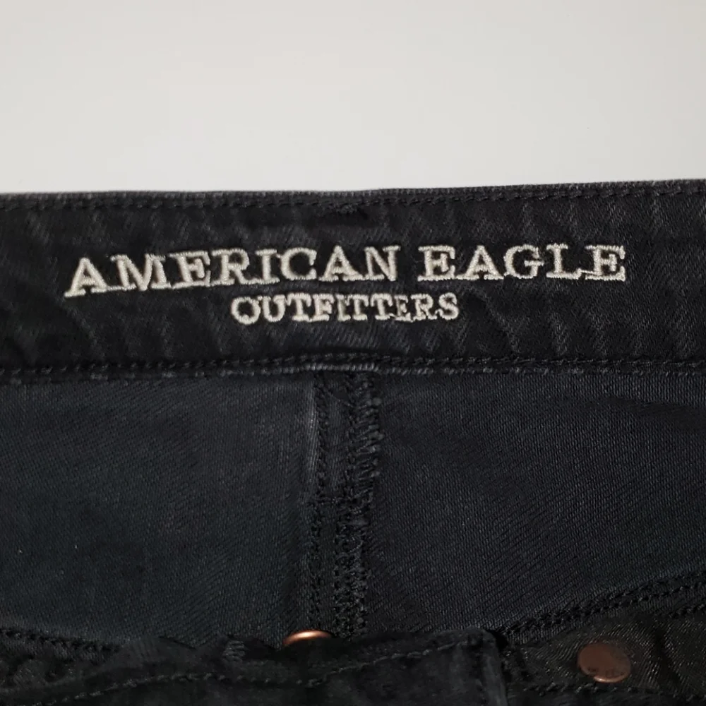 American Eagle Hi-Rise Festival Mini Skirt in Distressed Black Denim, Size 00